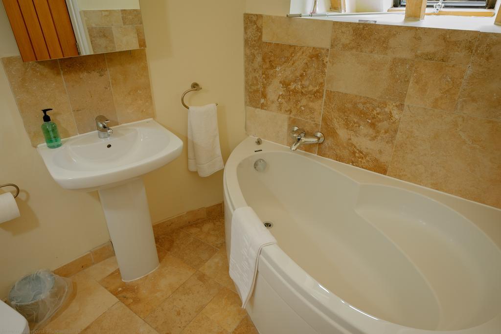 Sabine Barn Bed & Breakfast Eynsham Room photo
